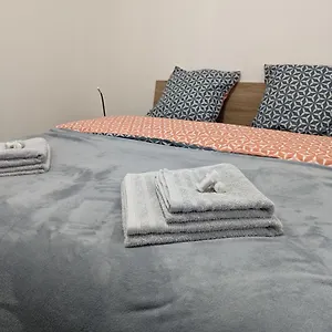 https://studio-27m2.hotels-rhonealpes.com