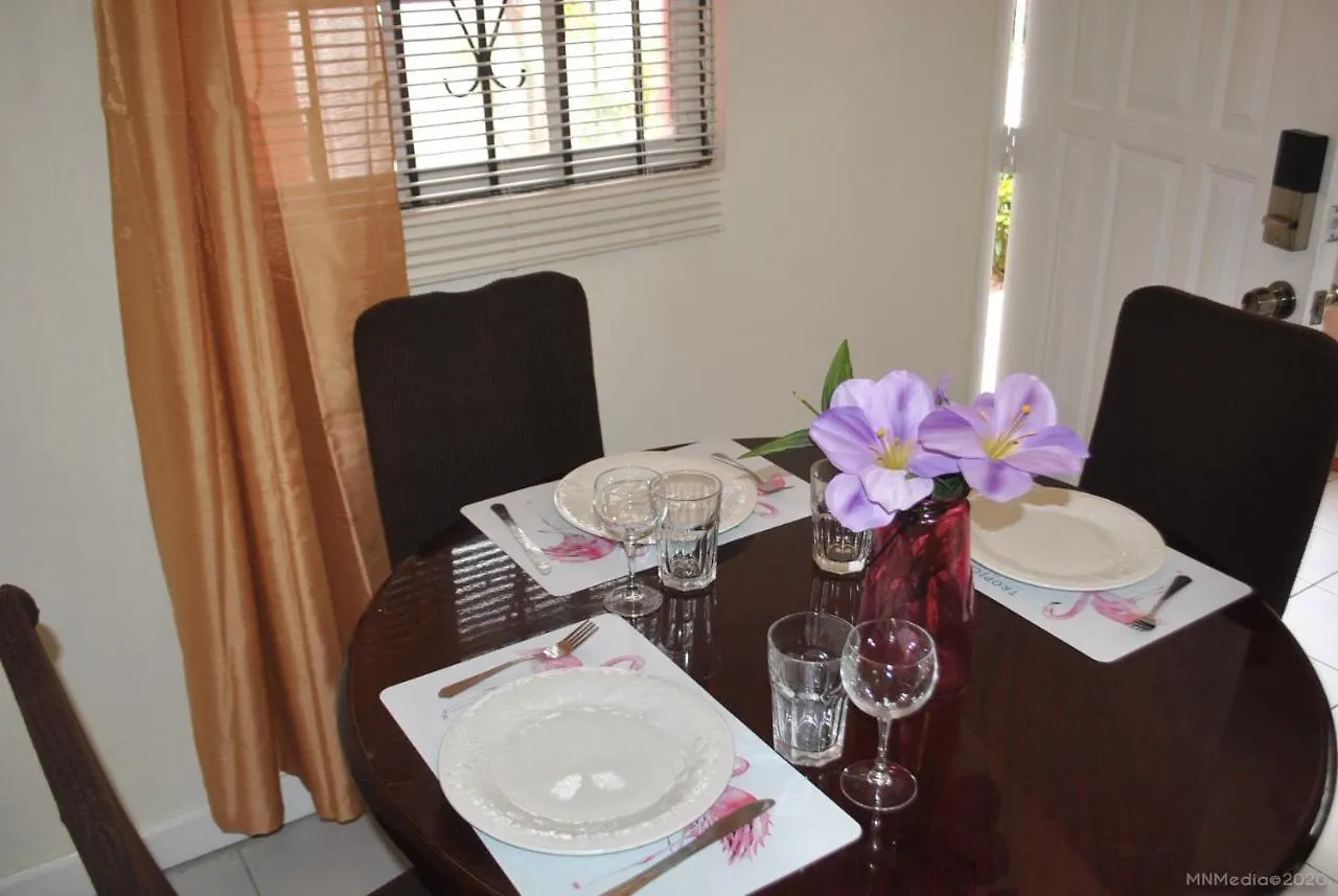 Tropical Hideaway Apartment Nassau